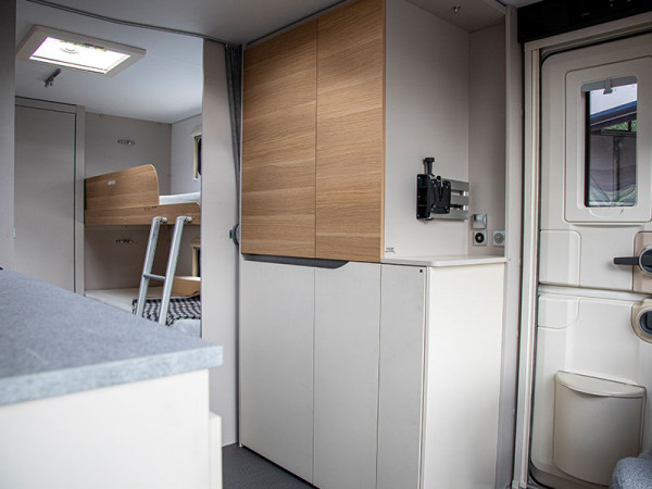 ADORA SAVA INTERIOR 037