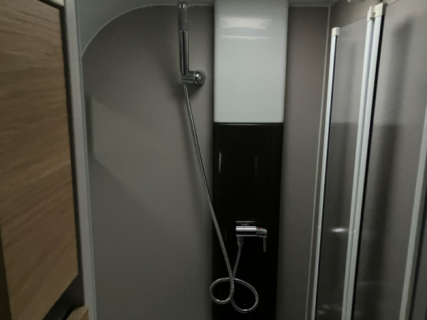 ADORA DL SEINE INTERIOR 012