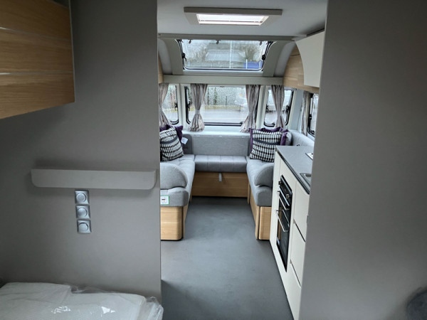ADORA DL SEINE INTERIOR 002