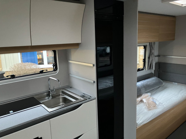 ADORA DL SEINE INTERIOR 006