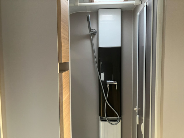 ADORA SAVA INTERIOR 010