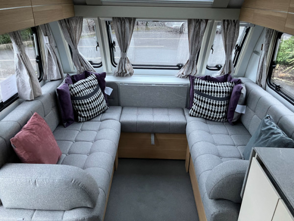 ADORA DL SEINE INTERIOR 003