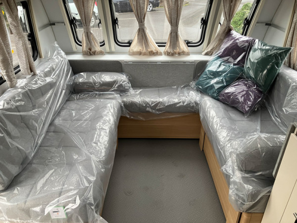ADORA DP TIBER INTERIOR 001
