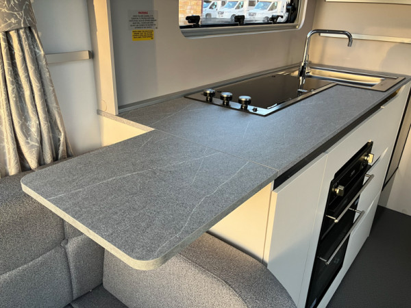 ADORA SAVA INTERIOR 026
