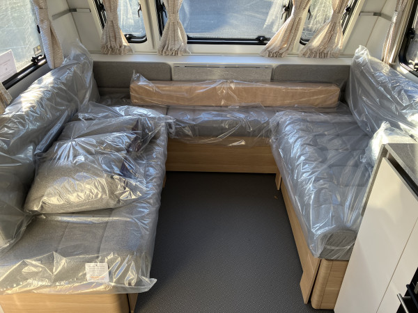 ADORA DT ISONZO INTERIOR 001