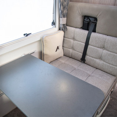 Nuevo ES Travel Seats and Dining Table