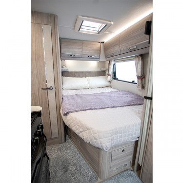 Majestic 155 Rear Bed