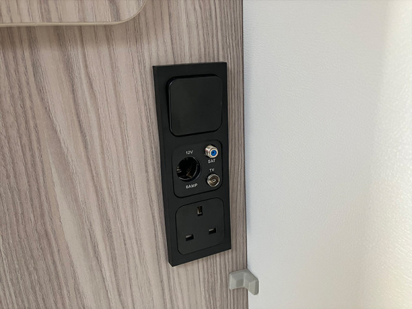 Mistral Socket