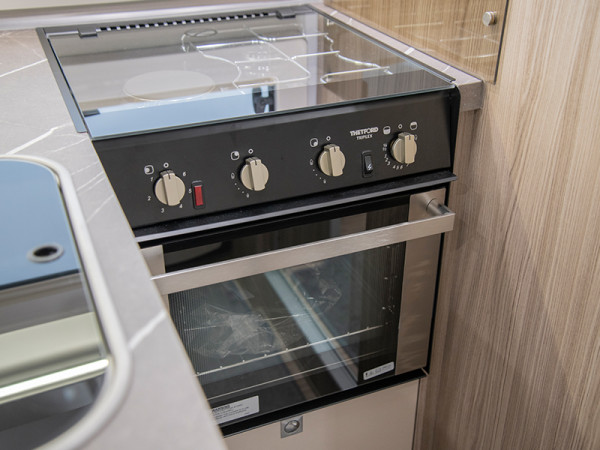 Benimar Mileo 294 Oven