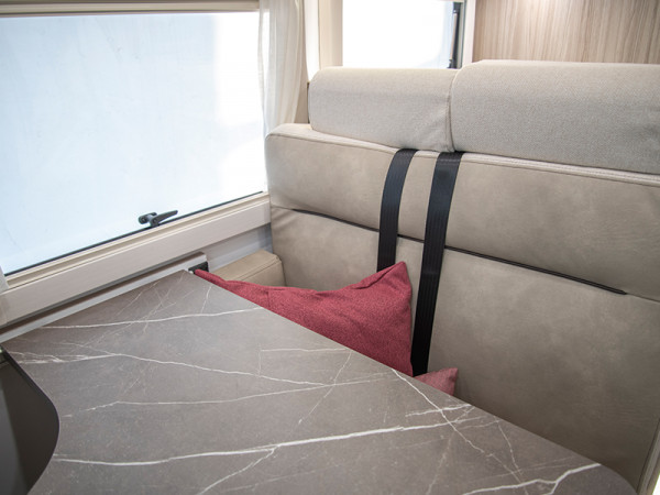 Benimar Mileo 294 Rear Travel Seats