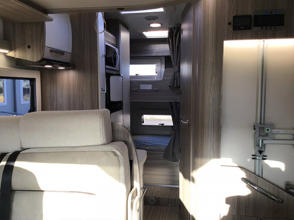 Tessoro 413 Front to Rear
