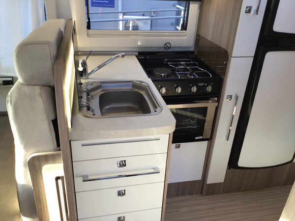 Tessoro 413 Kitchen 2