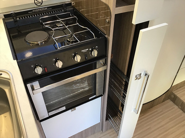 Tessoro 413 Kitchen