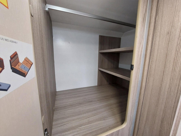 Primero 286 Wardrobe