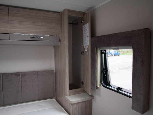 15 Majestic 150 wardrobe
