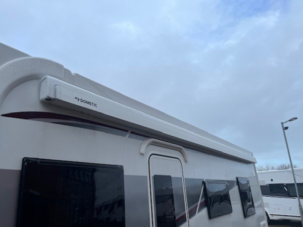 Majestic 250 Awning