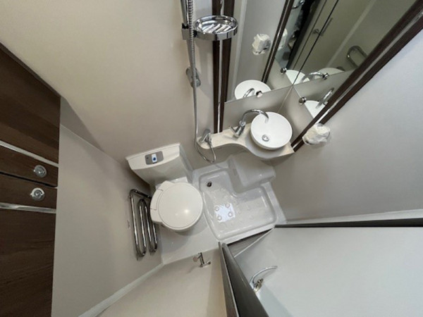 Majestic 250 Washroom