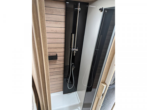 K Yacht 86 Shower