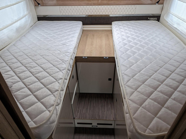 K Yacht 86 Single beds