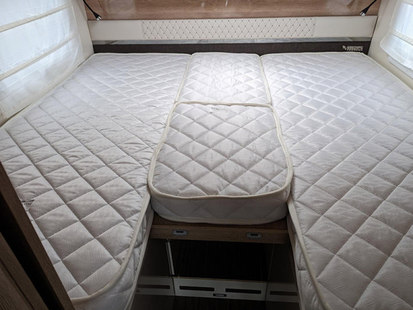 K Yacht 86 Bed make up