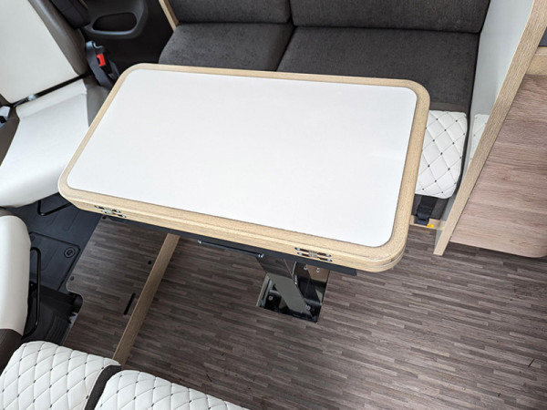 K Yacht 86 Front Table