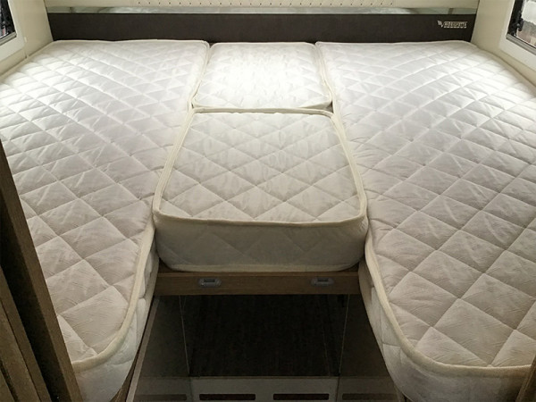 Kea 86 rear double bed