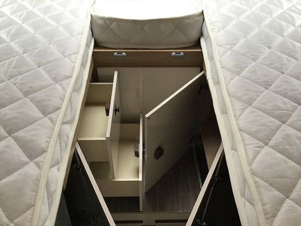 Kea 86 bed storage