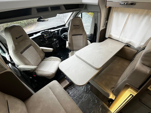 Tessoro 463 front lounge