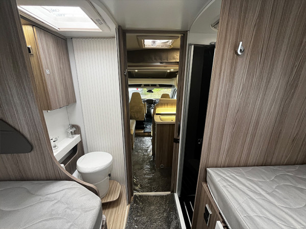Tessoro 463 rear to front