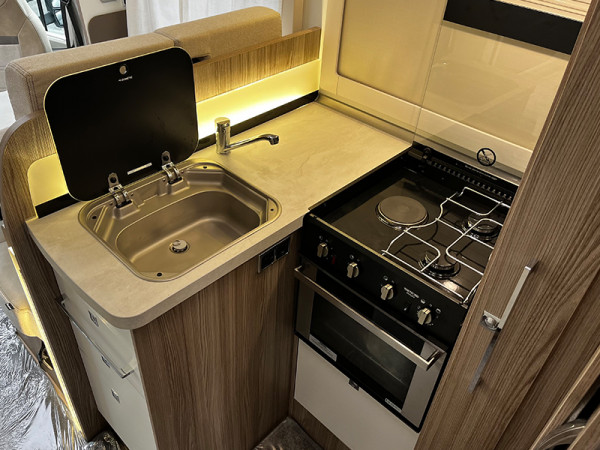 Tessoro 463 kitchen