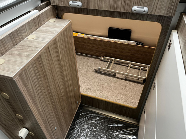 Tessoro 463 Storage