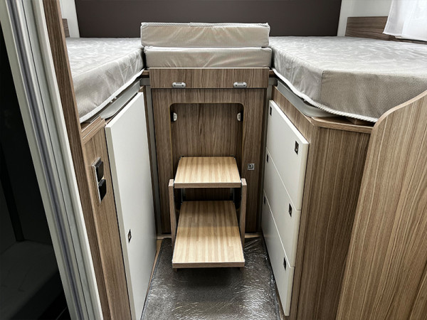 Tessoro 463 bedroom