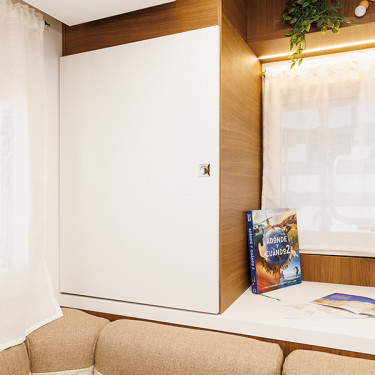 Mileo 282 Cabinet Storage