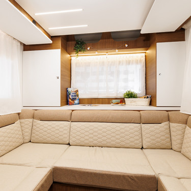 Mileo 282 Rear Lounge