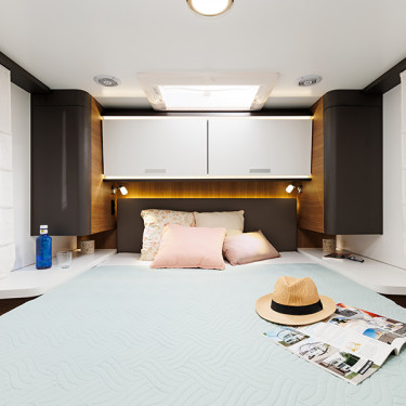 Mileo 294 Island Bed
