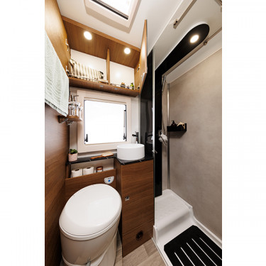 Tessoro 481 Washroom