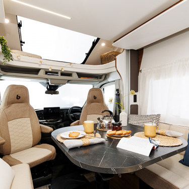 Tessoro 481 Front Lounge