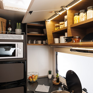 Tessoro 481 Kitchen Storage