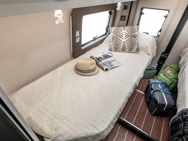Admiral 6.3 Rear Bed