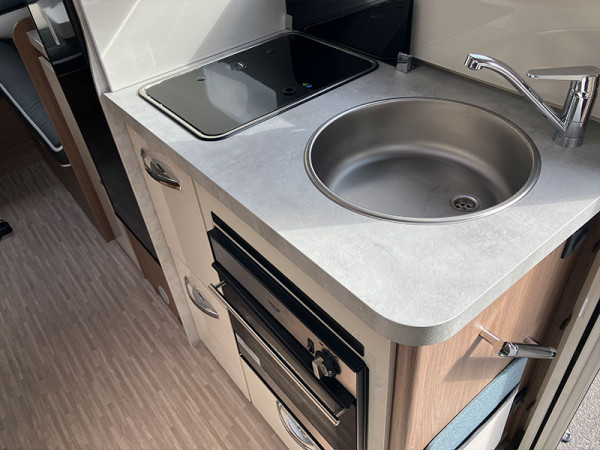 Baron 530 kitchen