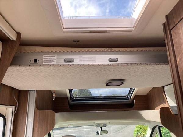 Baron 530 Drop down bed