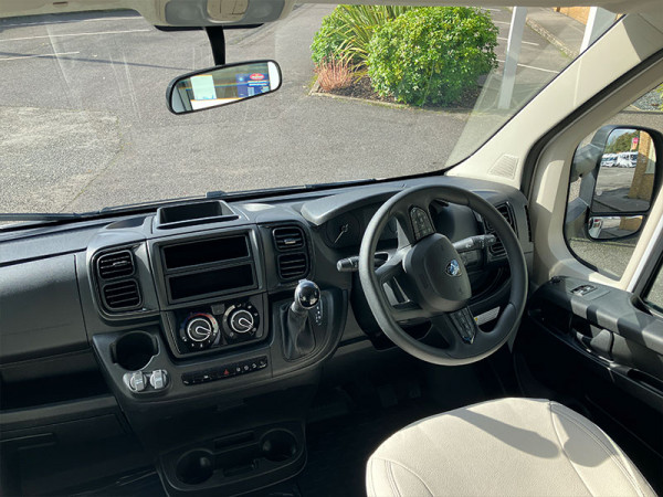 Baron 530 cab AUTO