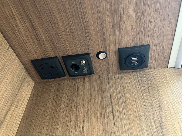 Baron 530 sockets