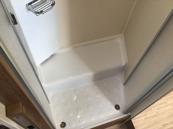 Baron 579 shower