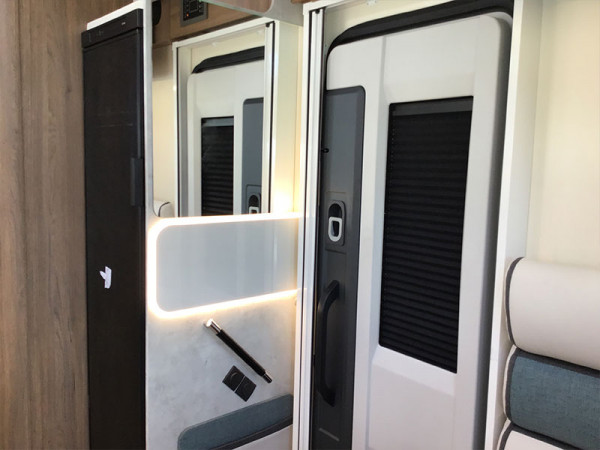 Baron 579 door