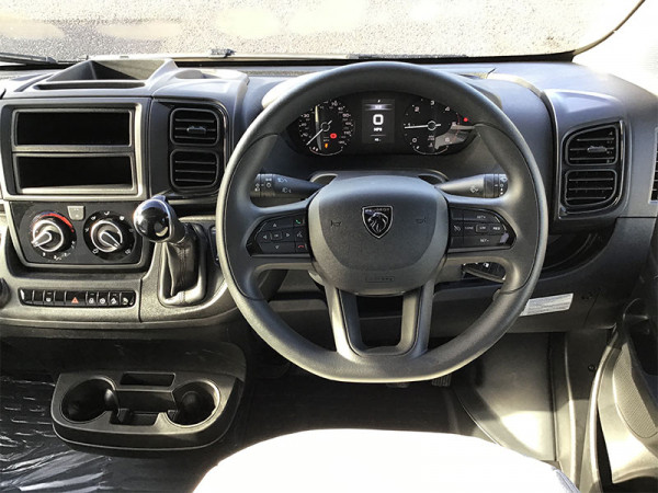 Baron 579 cab AUTO