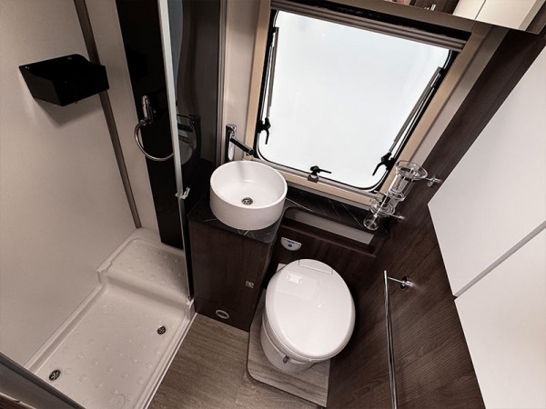Primero 286 washroom