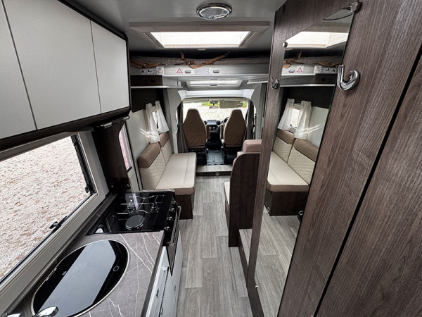 Primero 286 rear to front
