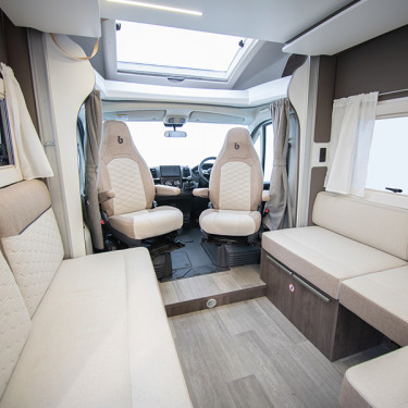 Primero 286 Front Lounge