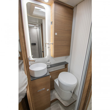 Tessoro 463 Washroom